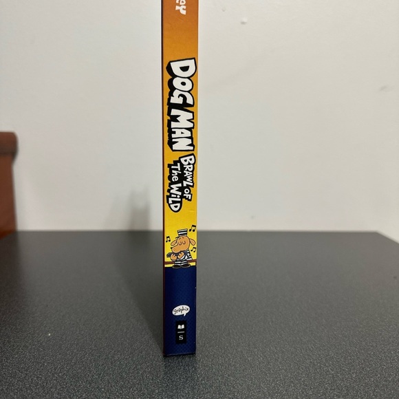 Dog Man: Brawl of the Wild - Yellow and Blue - Picture 3 of 6